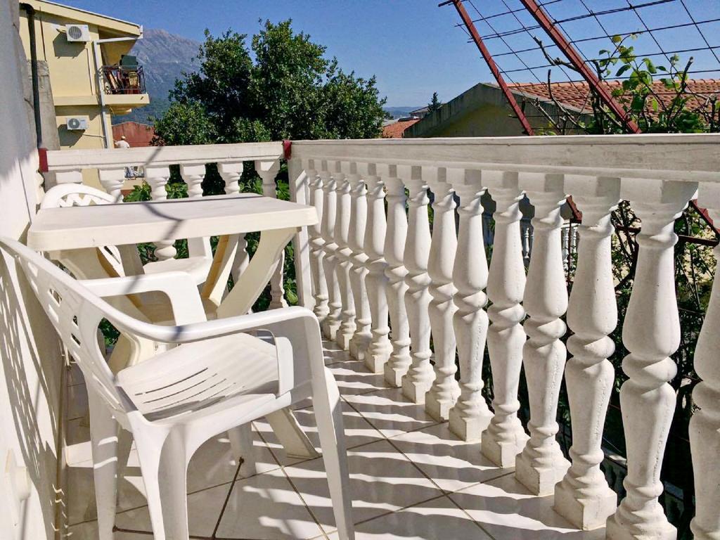 Aparthotel Monterria Bar Exterior photo