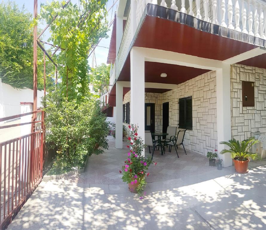 Aparthotel Monterria Bar Exterior photo