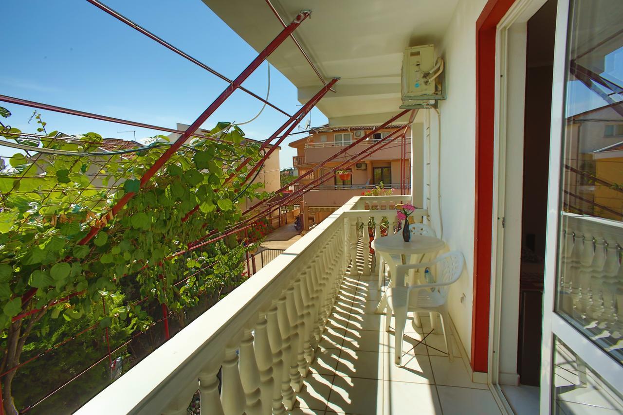 Aparthotel Monterria Bar Exterior photo